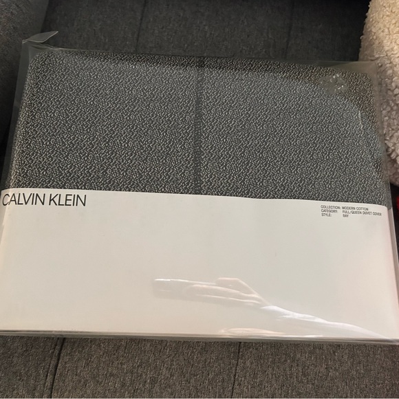 Calvin Klein duvet cover - Picture 2 of 10